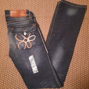 NWT!! Dang Chicks (25x34)